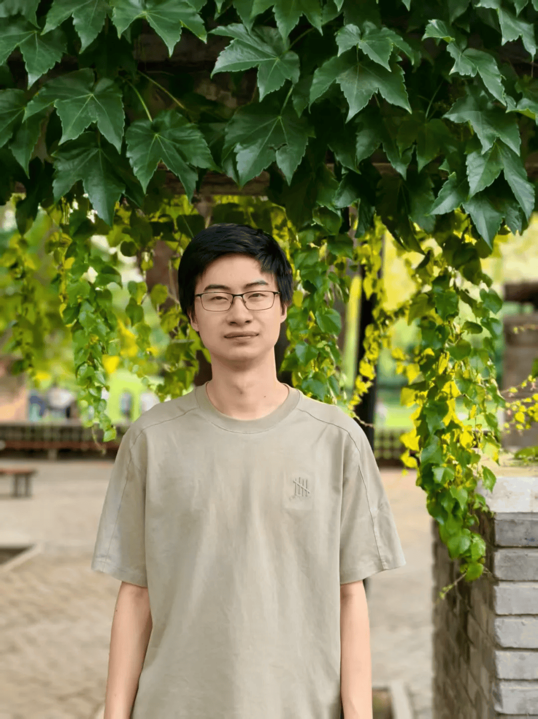 “领证照”曝光，全网沸腾！本人最新回应