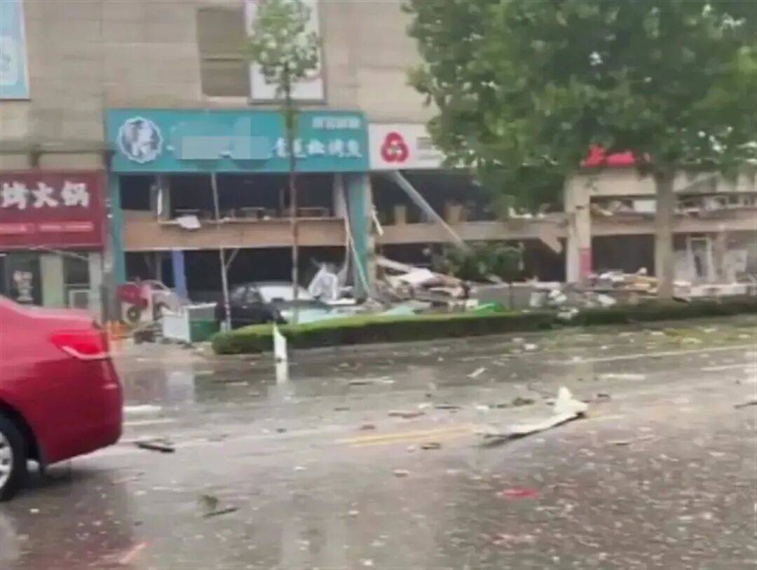 一餐饮店发生闪爆事故，致1死1伤