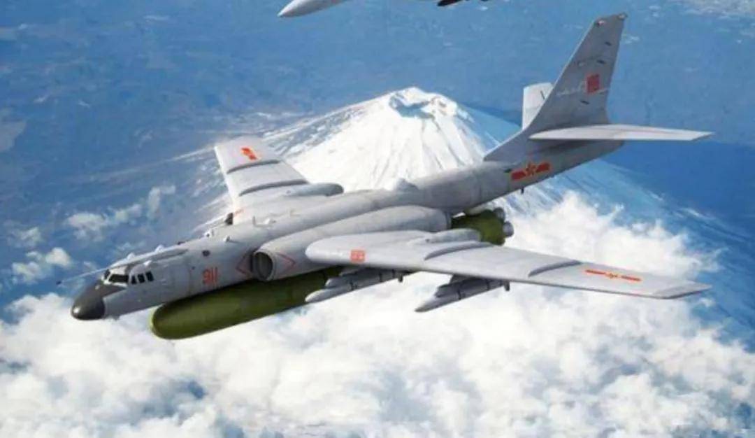 军迷热议！《舰载武器》曝光四发轰-6改进方案：航程14000公里？
